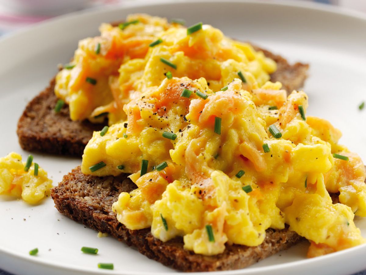 How to Make Scrambled Eggs Recipe - Love and Lemons