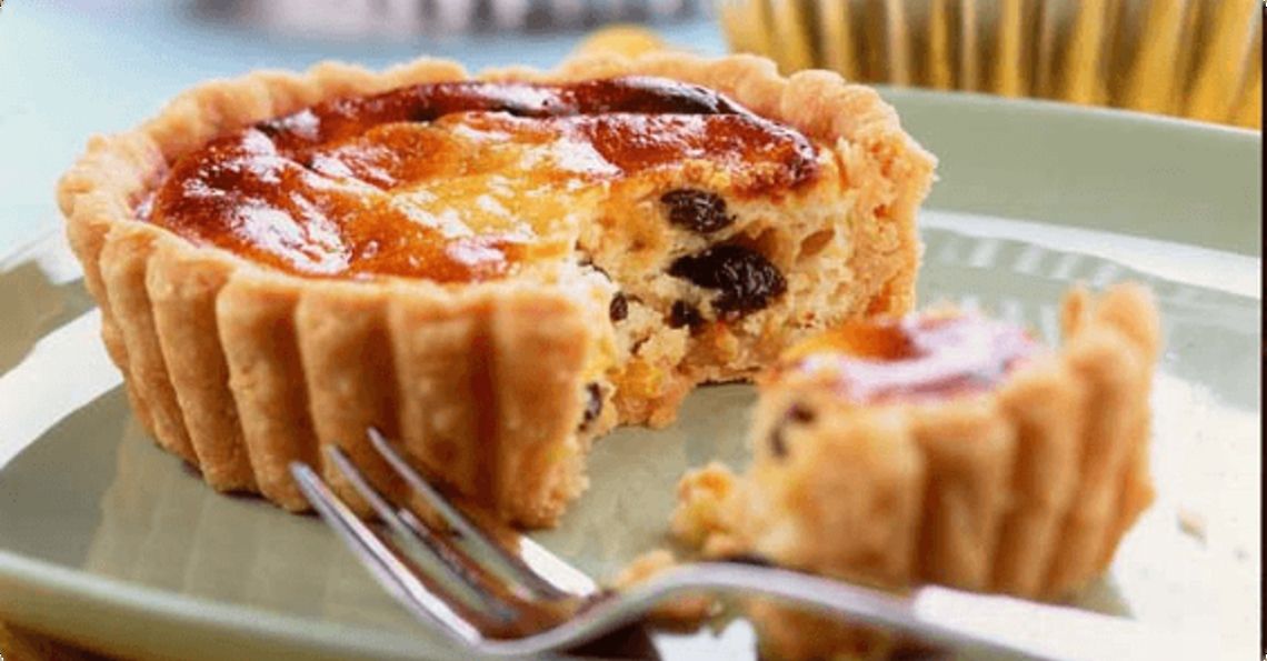 Lemon curd and sultana tart