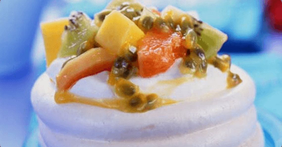 Tropical fruit pavlova