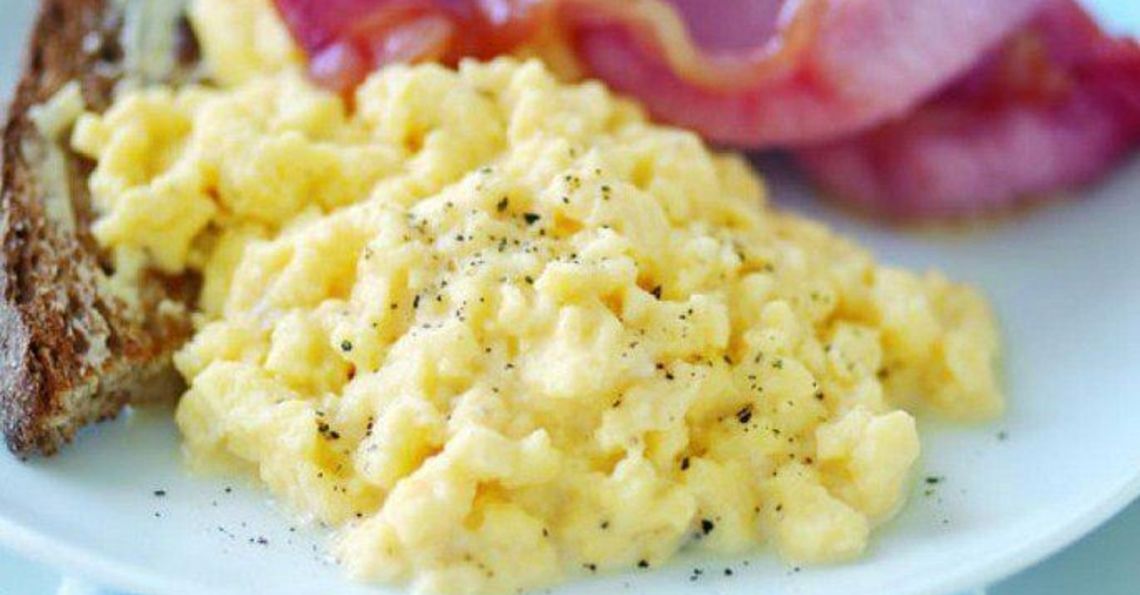 Low calorie easy scrambled eggs