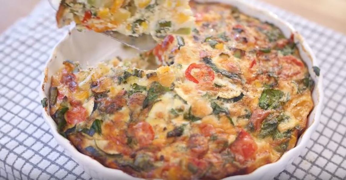 Vegetable frittata with mushrooms, spinach and avocado