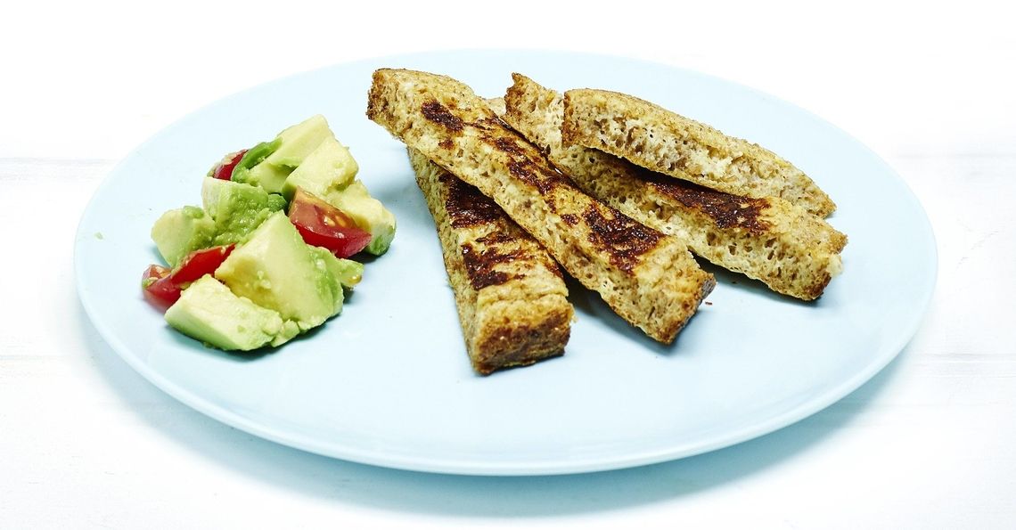 Eggy bread with guacamole