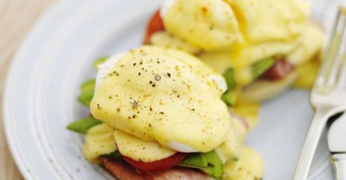 Gizzi Erskine's Australian eggs benedict 