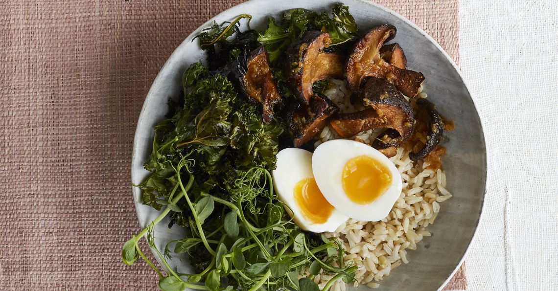 Egg, crispy kale & mushroom rice bowl