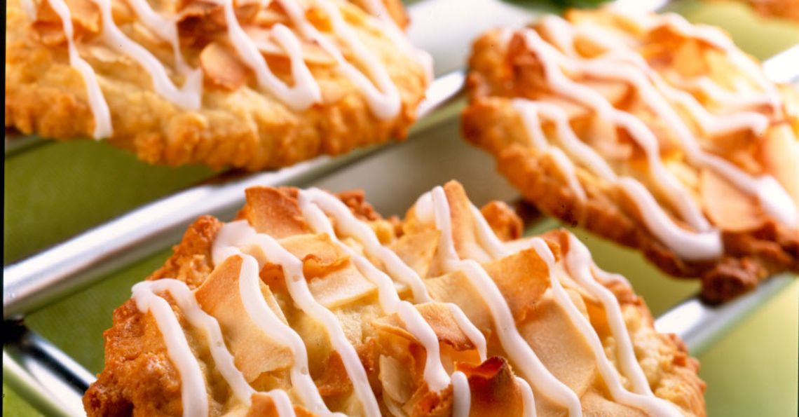 Lime and coconut crunchy biscuits