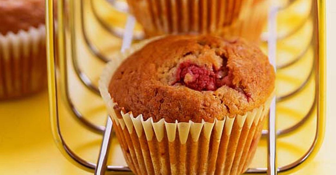 Raspberry and cinnamon muffins