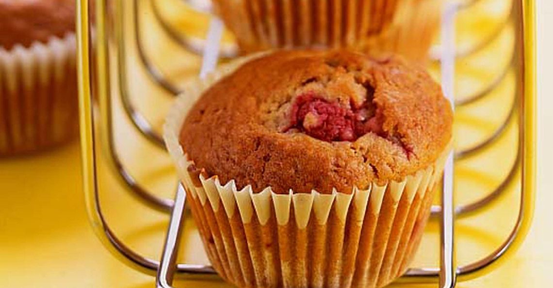 Raspberry and cinnamon muffins