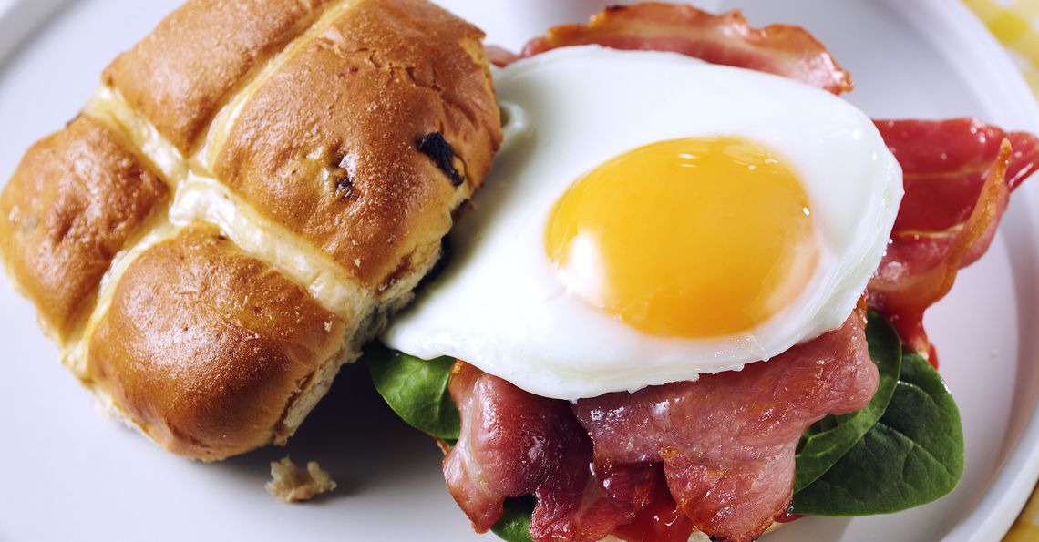 Hot Crossed Bacon and Egg Buns