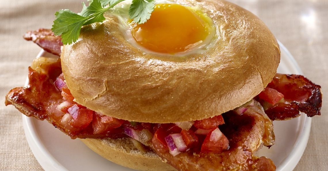 Spicy bacon and baked egg bagels
