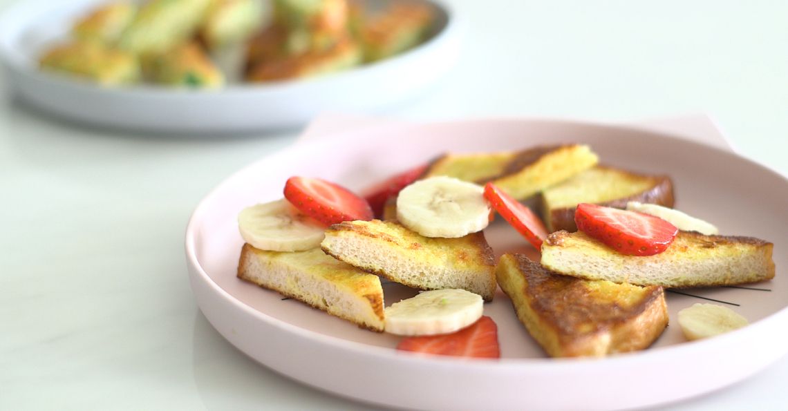 Eggy bread with fruit