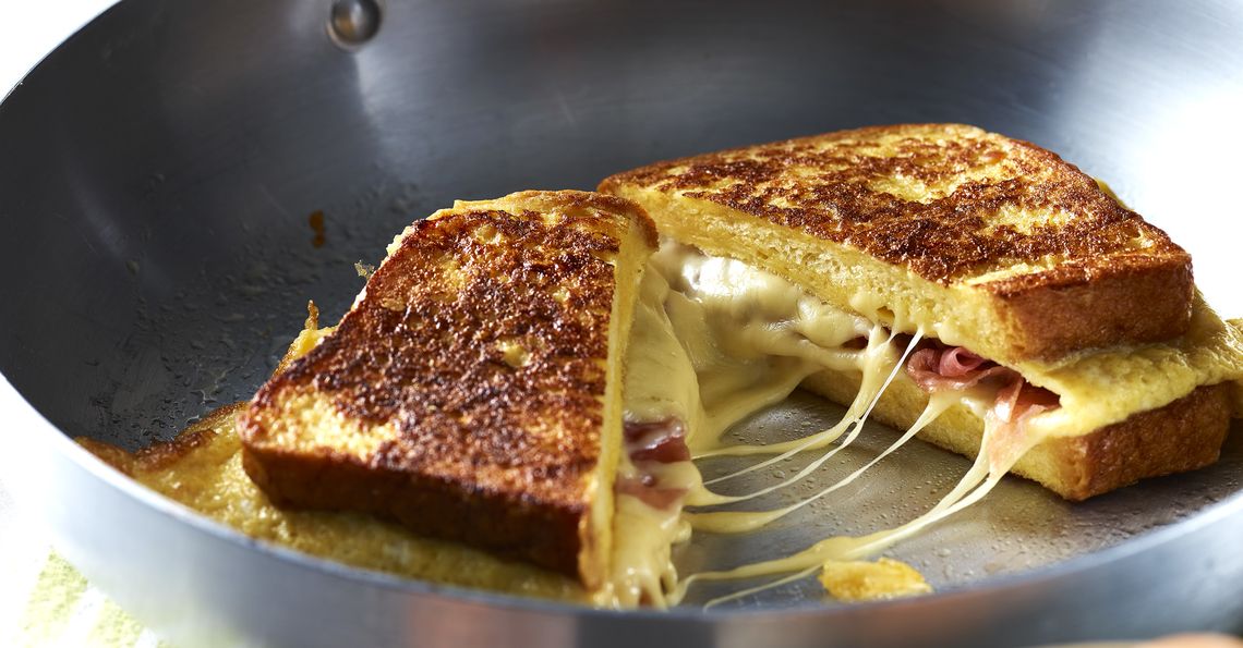 Omelette sandwich