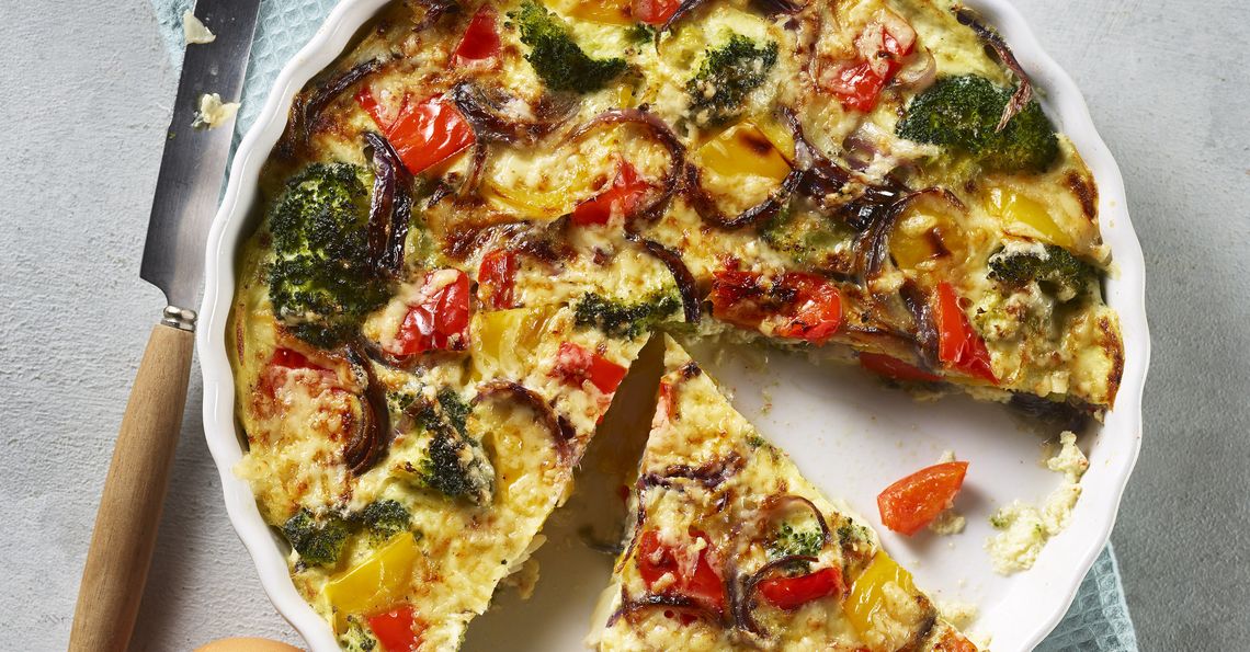 Crustless quiche with broccoli and peppers