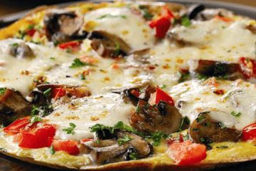 Cheese and mushroom pizza omelette