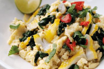 Curried scrambled eggs with spinach and smoked haddock