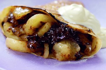 Apple and chocolate crisp pancakes