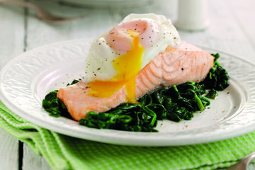 Salmon with poached egg and spinach