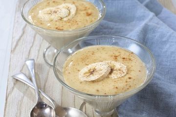 Baked banana custard pots