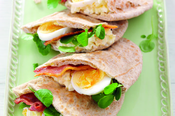 Bacon and egg pitta