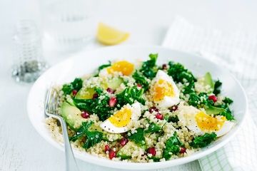 Egg, quinoa and kale salad 