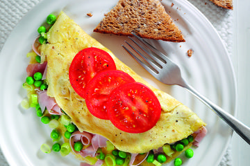 Pea, ham and tomato omelette