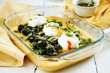 Baked polenta with eggs & pesto