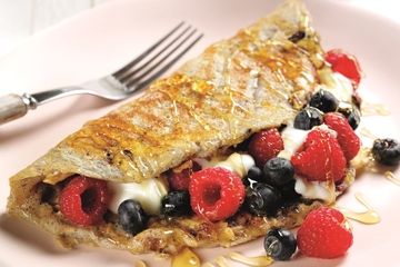 Muesli and Berry Egg Wrap 