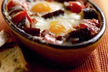 Aubergine and tomato baked eggs