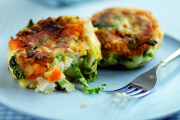 Bubble and squeak cakes with egg