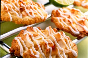 Lime and coconut crunchy biscuits