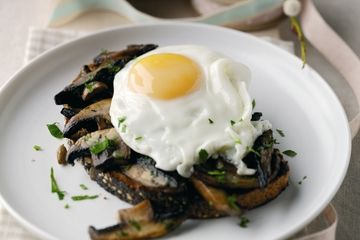 Mushrooms and eggs on toast