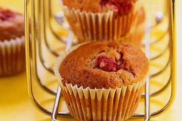 Raspberry and cinnamon muffins