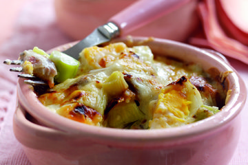 Kipper egg & leek gratin