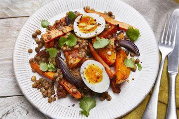 Spicy roast vegetables and lentils with boiled egg