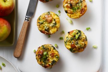 Rhiannon Lambert's cheesy apple and spinach breakfast egg muffin