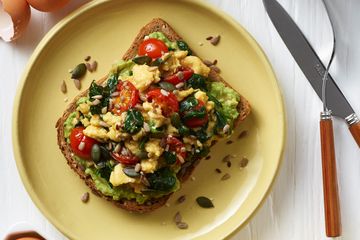 Spinach and avocado scramble