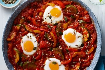 Tomato, courgette and pepper shakshuka