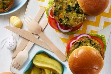 Spinach and egg burgers