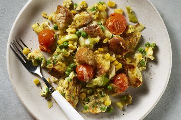 Egg, leeks and tomato hash 