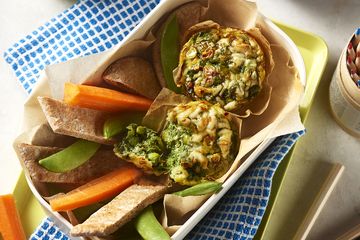 Green spinach and pea egg muffins 